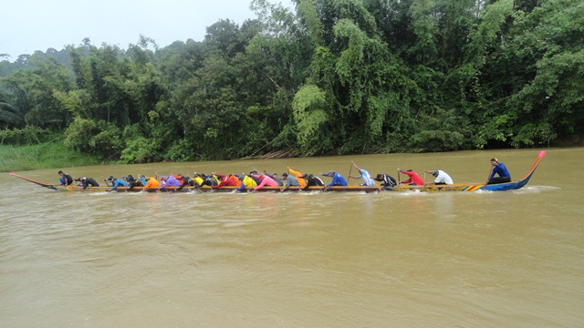แข่งขันเรือยาวขึ้นโขนชิงธงหัววัง พนังตัก ประจำปี 2557